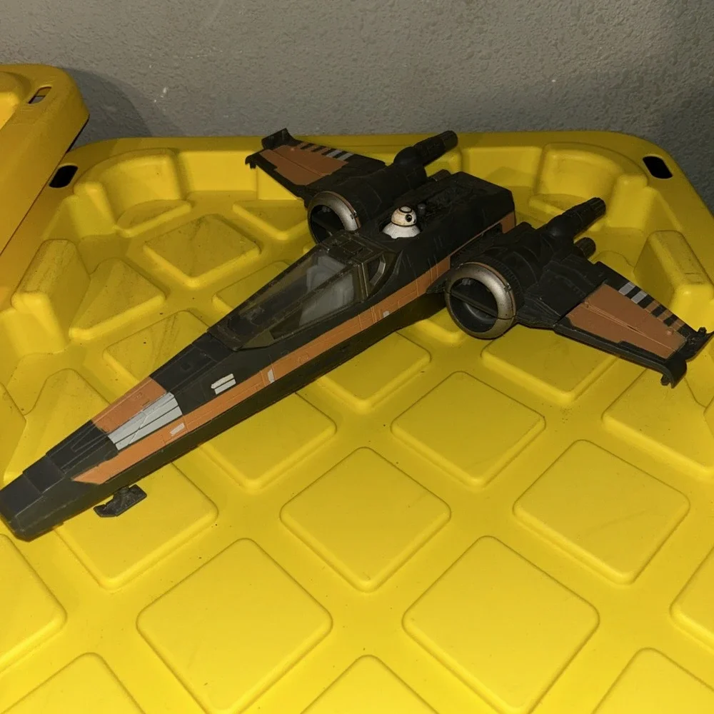 Star Wars X-Wing Fighter Space Ship 2015 Hasbro Lucasfilm Toy